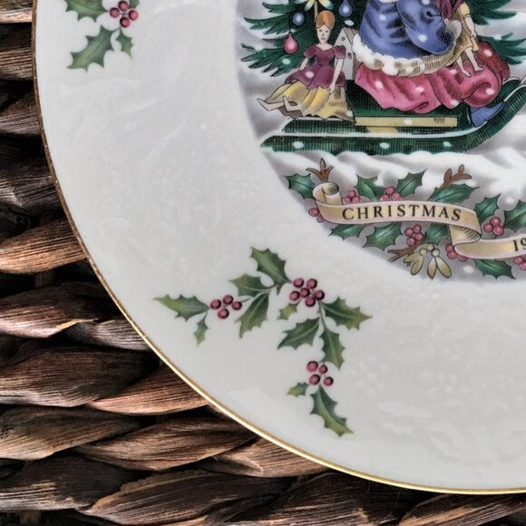 Royal Doulton Christmas Plate 1979 - Picture 7 of 9